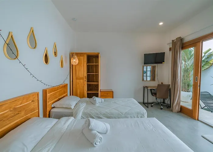 Modern 4br Ris Ya With Pool Near Villa