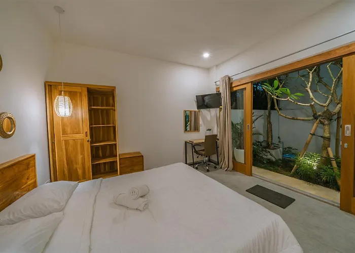 Modern 4br Ris Ya With Pool Near Villa